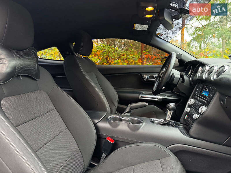 Купе Ford Mustang 2017 в Киеве фото 30 Купе Ford Mustang 2017 в Киеве
