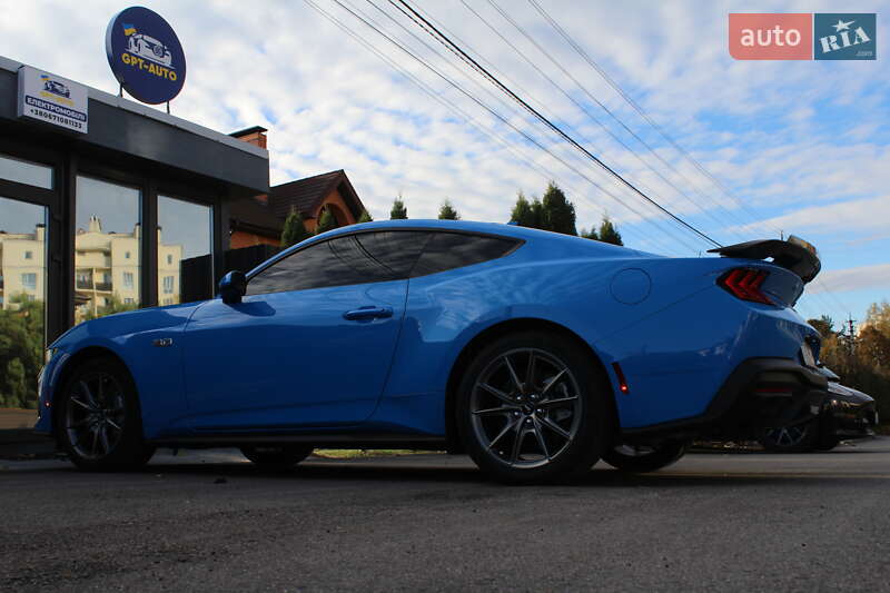 Купе Ford Mustang 2024 в Киеве