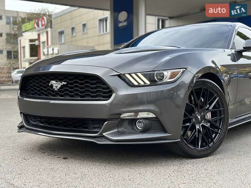 Купе Ford Mustang 2015 в Львові фото 5 Купе Ford Mustang 2015 в Львові
