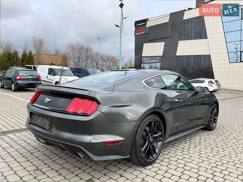 Купе Ford Mustang 2016 в Львові