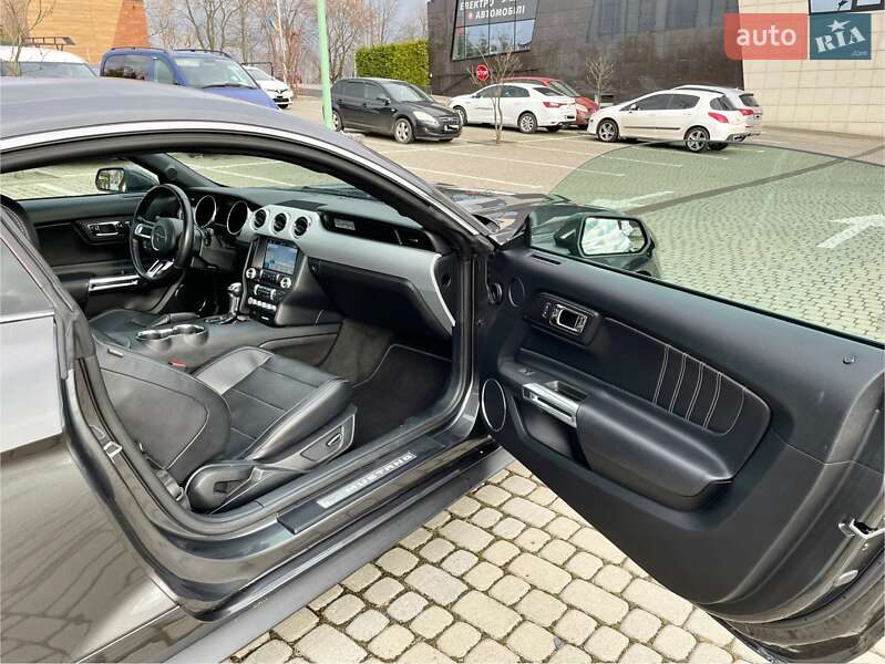 Купе Ford Mustang 2016 в Львові