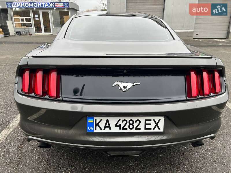 Купе Ford Mustang 2015 в Киеве
