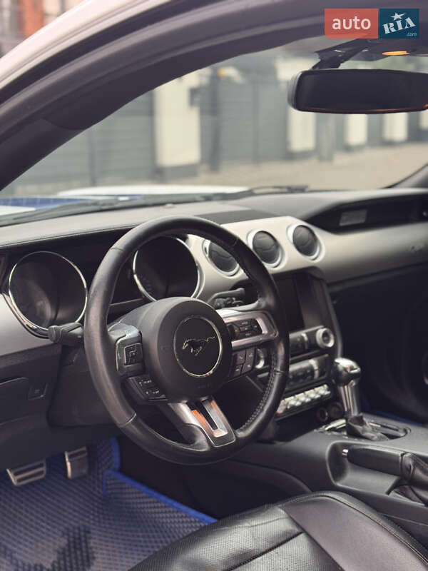 Купе Ford Mustang 2015 в Києві фото 10 Купе Ford Mustang 2015 в Києві