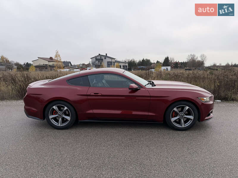 Купе Ford Mustang 2016 в Киеве