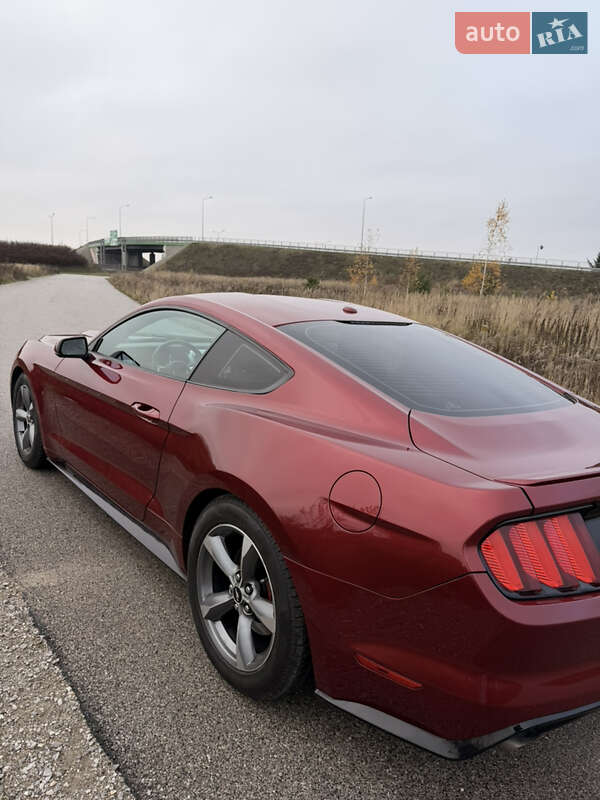 Купе Ford Mustang 2016 в Киеве