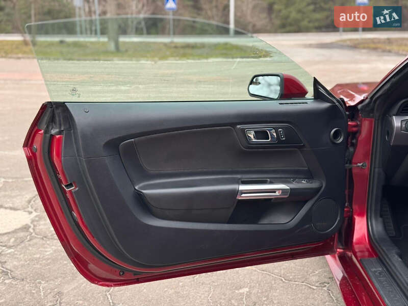 Купе Ford Mustang 2015 в Києві фото 13 Купе Ford Mustang 2015 в Києві