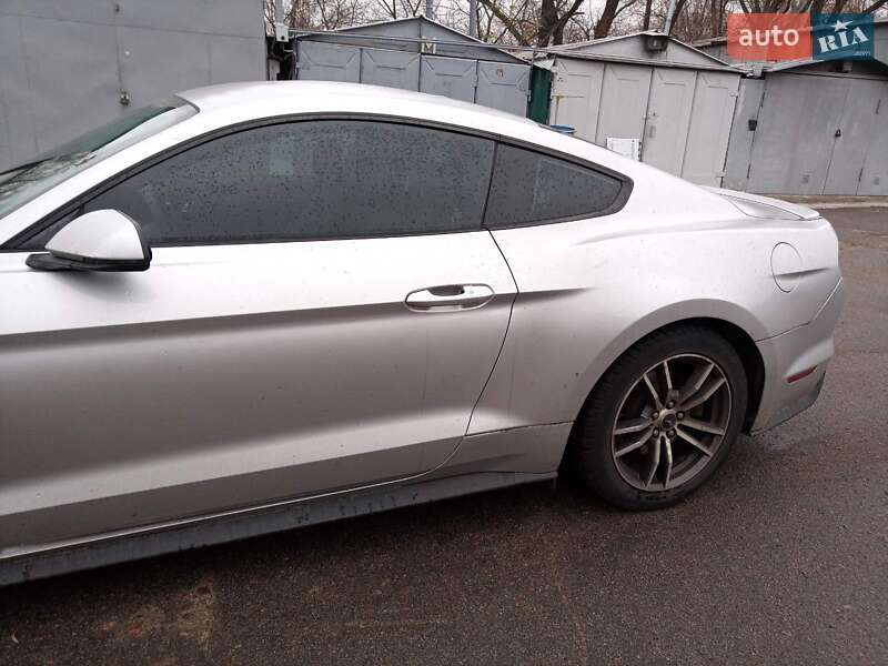 Купе Ford Mustang 2017 в Києві