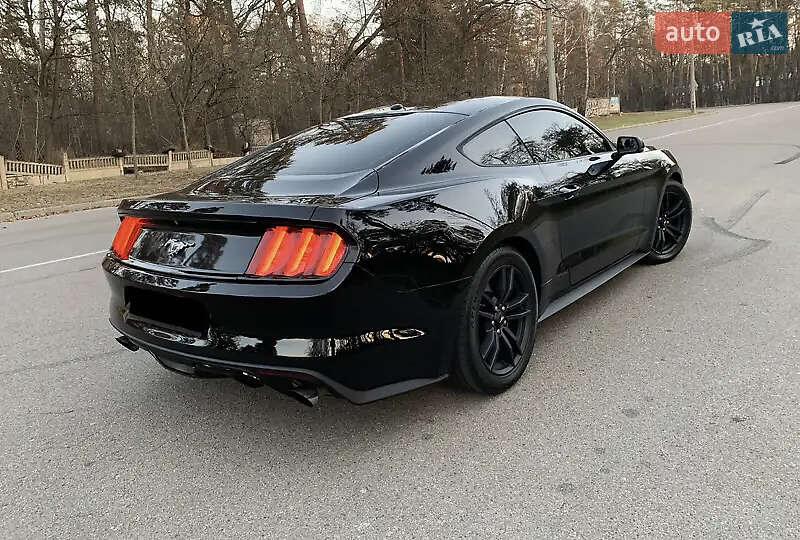 Купе Ford Mustang 2015 в Києві