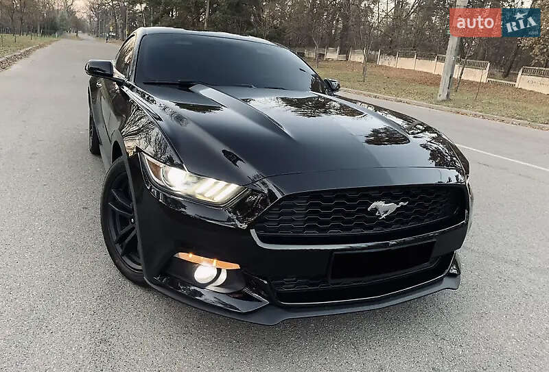 Купе Ford Mustang 2015 в Києві