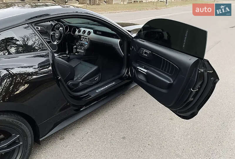 Купе Ford Mustang 2015 в Києві