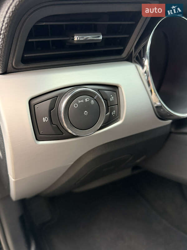 Купе Ford Mustang 2015 в Києві