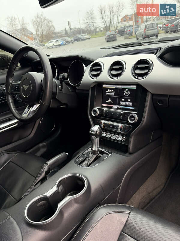 Купе Ford Mustang 2015 в Києві