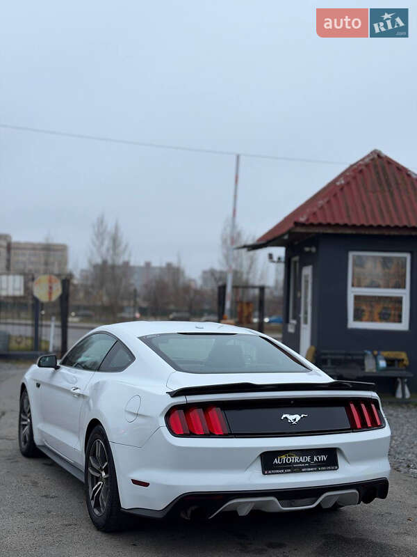 Купе Ford Mustang 2015 в Киеве