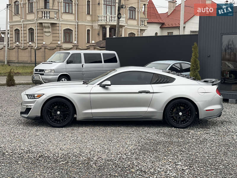 Купе Ford Mustang 2017 в Черновцах