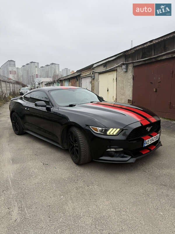 Купе Ford Mustang 2015 в Києві фото 3 Купе Ford Mustang 2015 в Києві