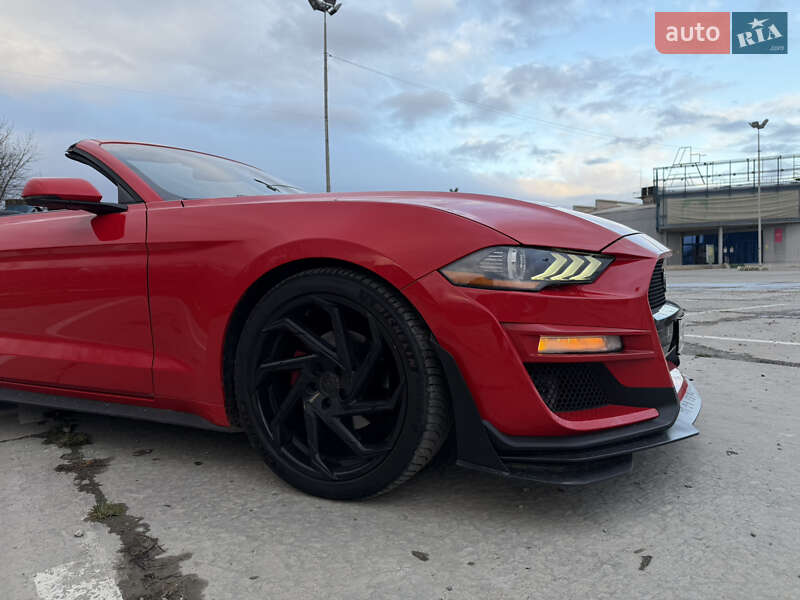 Кабріолет Ford Mustang 2019 в Чернівцях