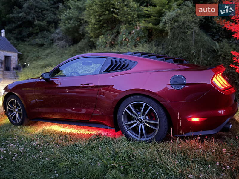 Купе Ford Mustang 2015 в Киеве фото Купе Ford Mustang 2015 в Киеве
