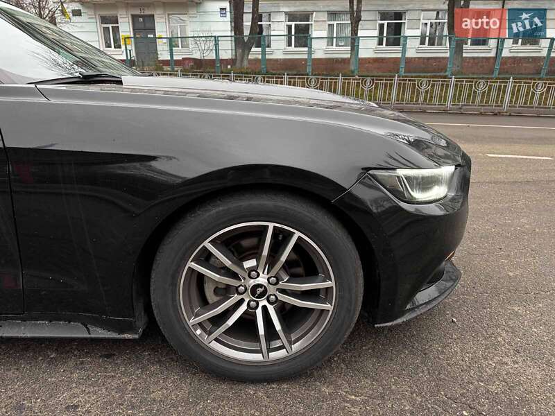Кабриолет Ford Mustang 2016 в Киеве фото 5 Кабриолет Ford Mustang 2016 в Киеве