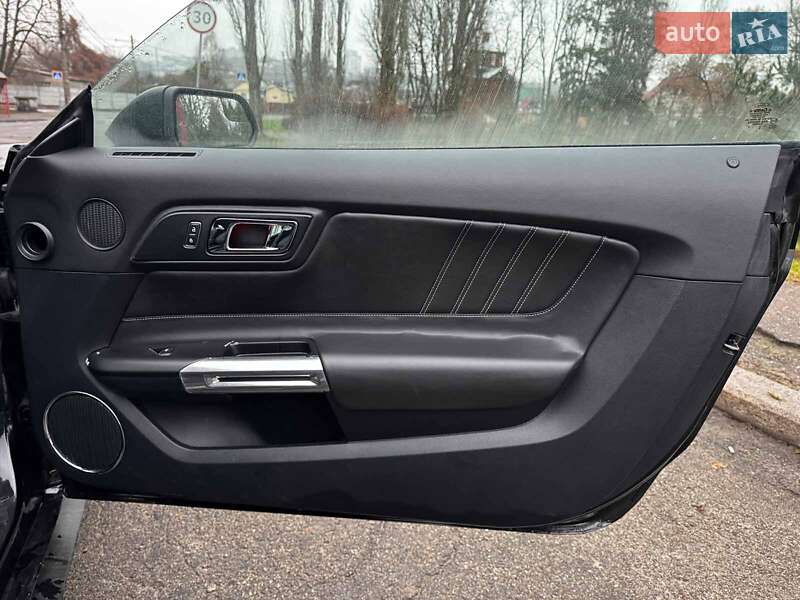 Кабриолет Ford Mustang 2016 в Киеве фото 28 Кабриолет Ford Mustang 2016 в Киеве