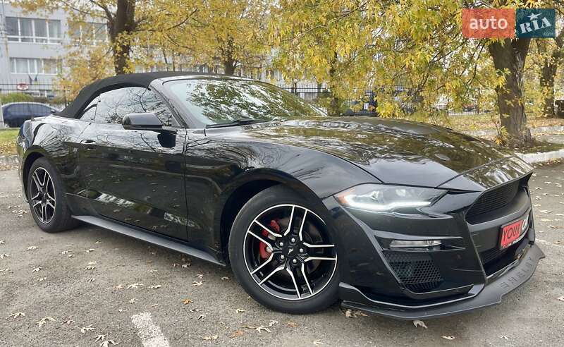 Кабриолет Ford Mustang 2019 в Киеве