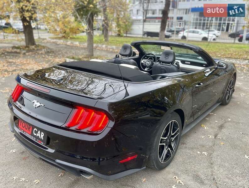Кабриолет Ford Mustang 2019 в Киеве