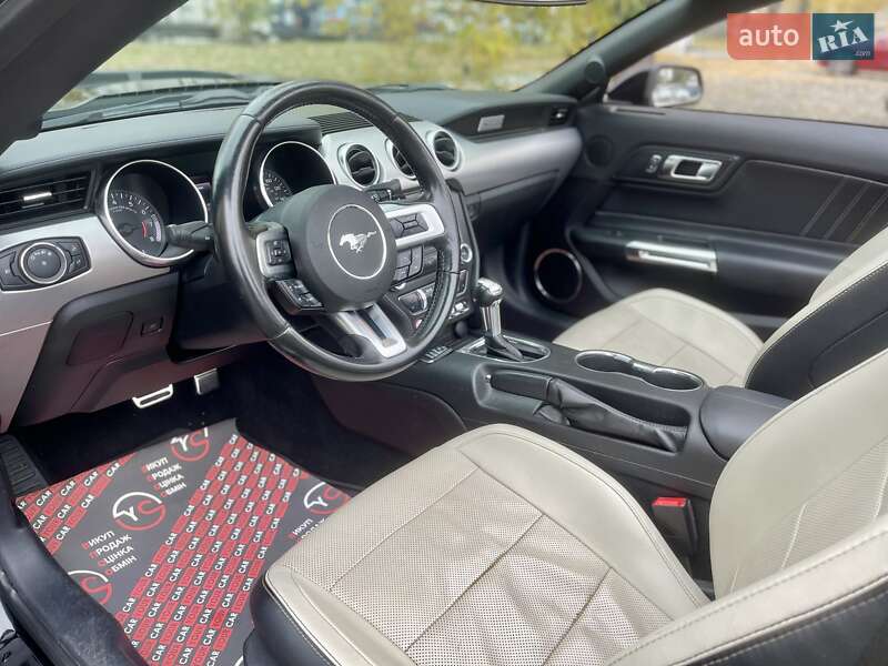 Кабриолет Ford Mustang 2019 в Киеве