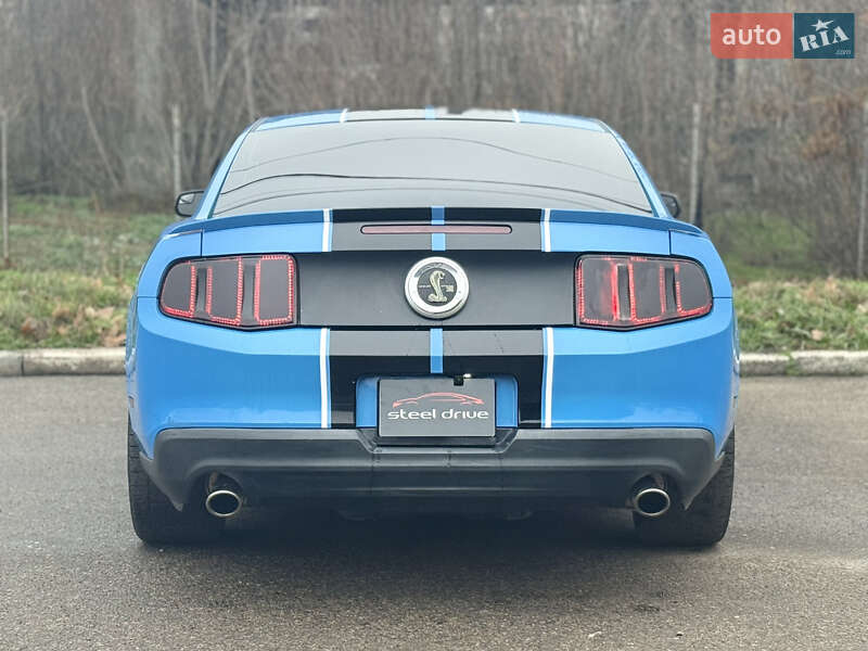 Купе Ford Mustang 2011 в Миколаєві