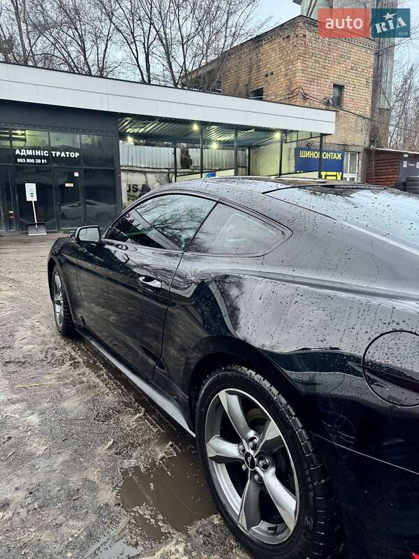 Купе Ford Mustang 2016 в Киеве