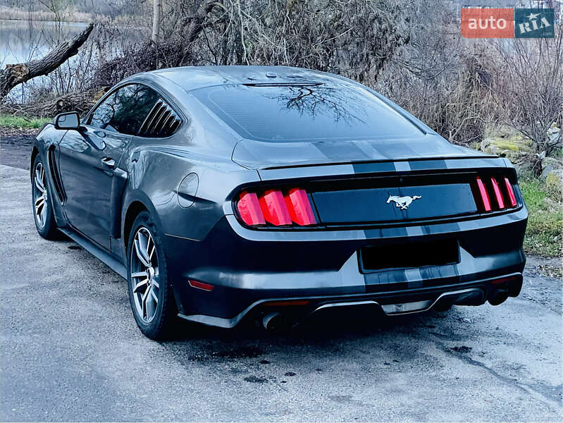Купе Ford Mustang 2015 в Виннице