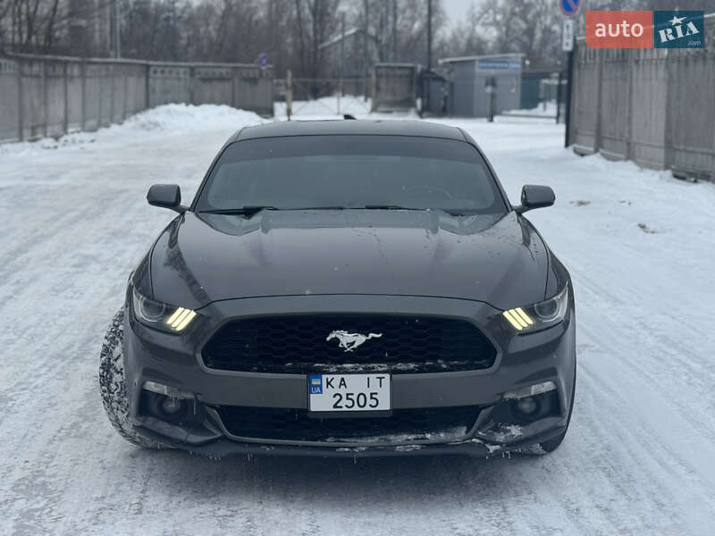 Купе Ford Mustang 2016 в Киеве