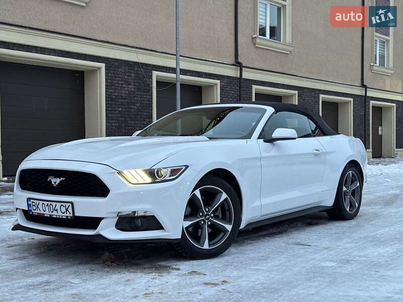 Кабриолет Ford Mustang 2015 в Киеве