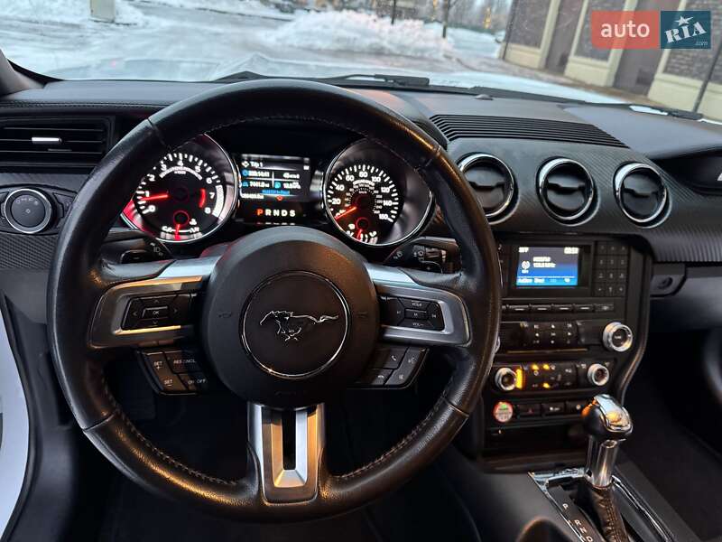 Кабриолет Ford Mustang 2015 в Киеве