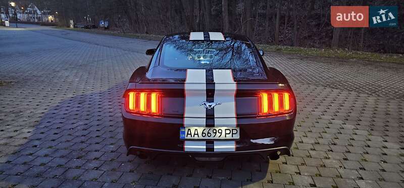 Купе Ford Mustang 2016 в Киеве