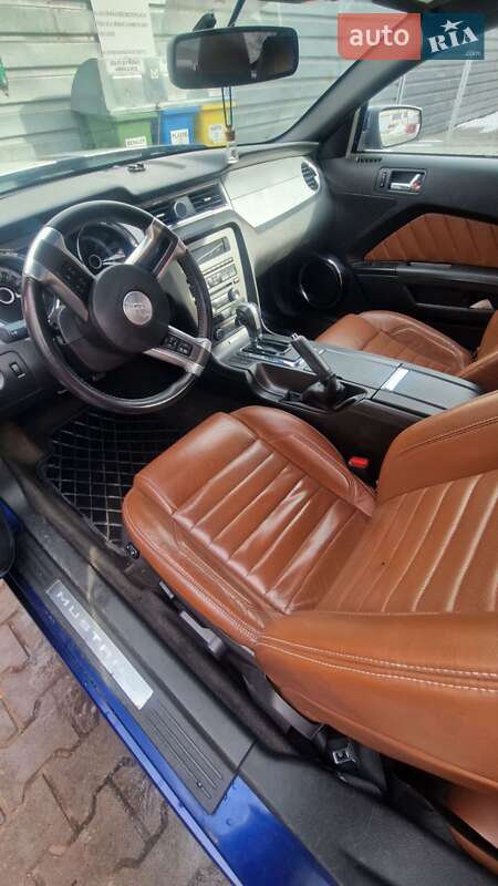 Купе Ford Mustang 2012 в Измаиле