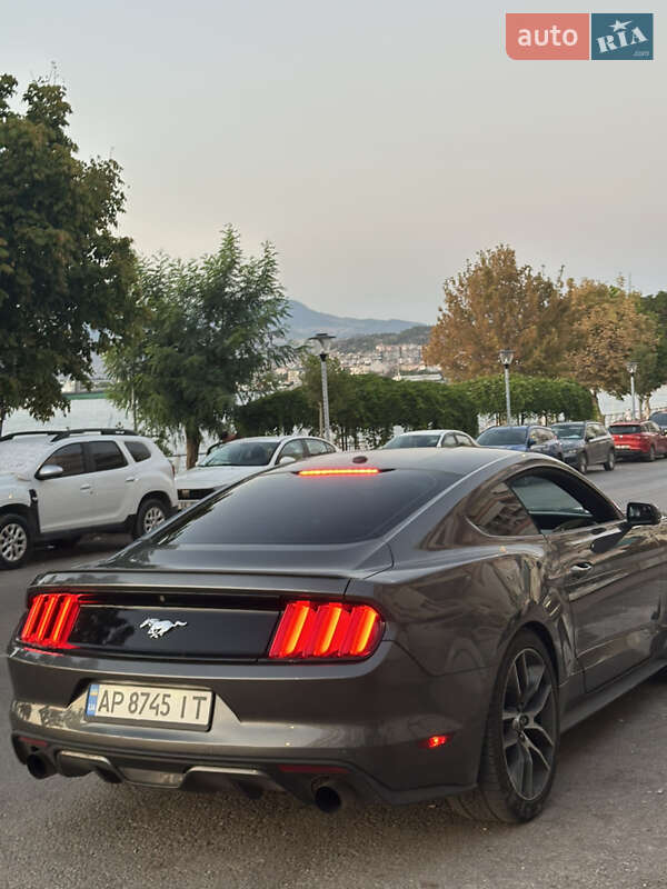 Купе Ford Mustang 2015 в Киеве фото 4 Купе Ford Mustang 2015 в Киеве