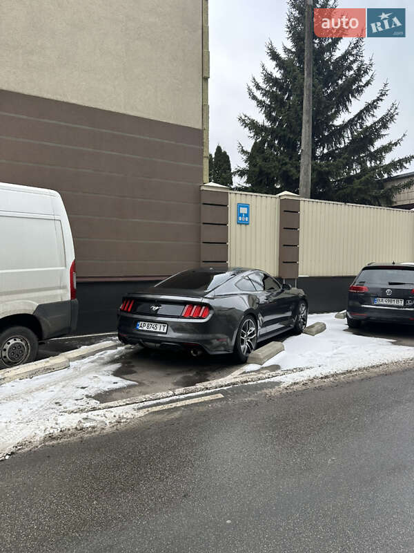 Купе Ford Mustang 2015 в Киеве фото 41 Купе Ford Mustang 2015 в Киеве