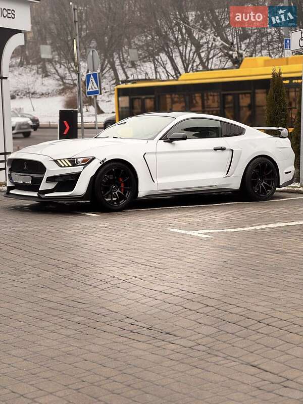 Купе Ford Mustang 2015 в Сквире