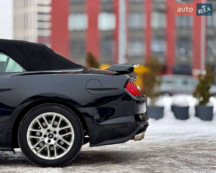 Кабриолет Ford Mustang 2015 в Киеве