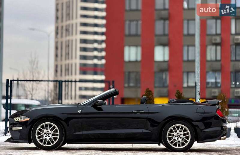 Кабриолет Ford Mustang 2015 в Киеве