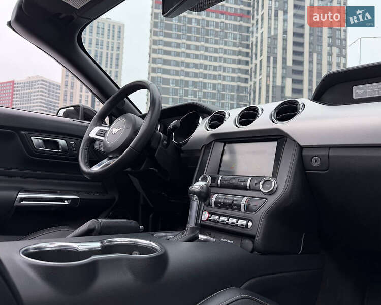 Кабриолет Ford Mustang 2015 в Киеве