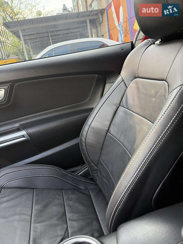 Купе Ford Mustang 2018 в Киеве