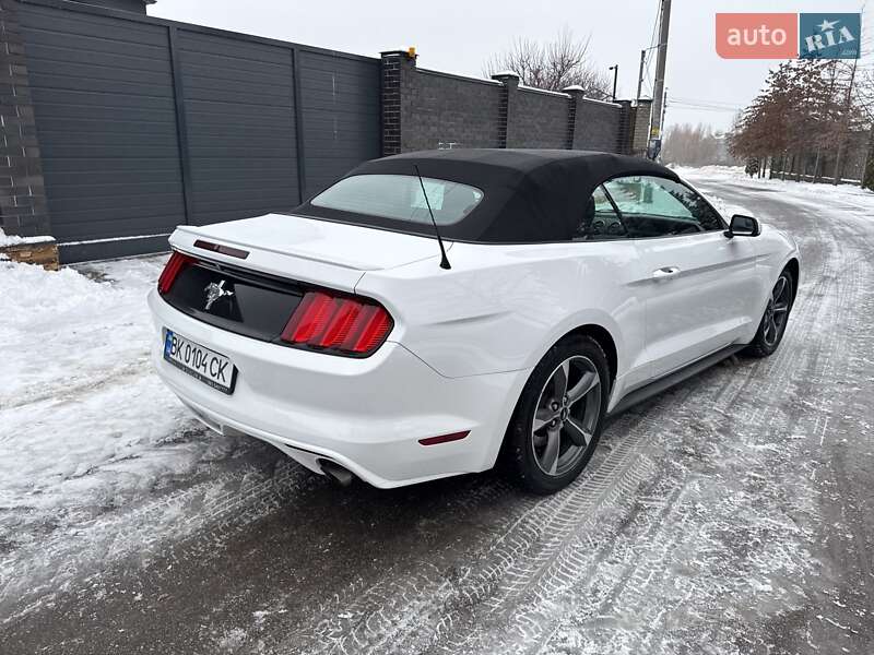 Кабріолет Ford Mustang 2015 в Києві фото 6 Кабріолет Ford Mustang 2015 в Києві