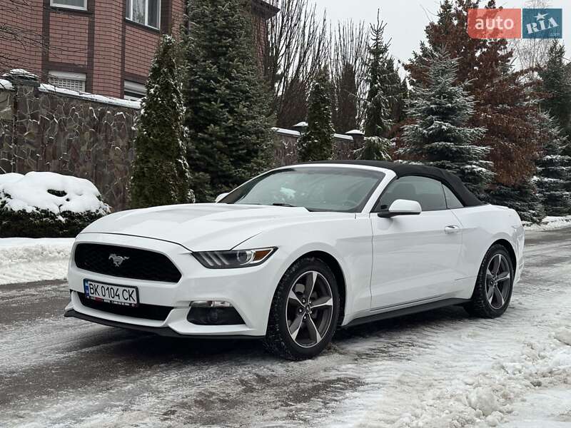 Кабріолет Ford Mustang 2015 в Києві фото 11 Кабріолет Ford Mustang 2015 в Києві