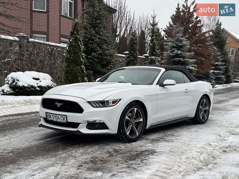 Кабріолет Ford Mustang 2015 в Києві фото 15 Кабріолет Ford Mustang 2015 в Києві