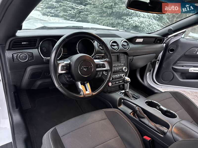 Кабріолет Ford Mustang 2015 в Києві фото 25 Кабріолет Ford Mustang 2015 в Києві