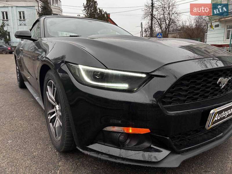 Кабриолет Ford Mustang 2016 в Киеве