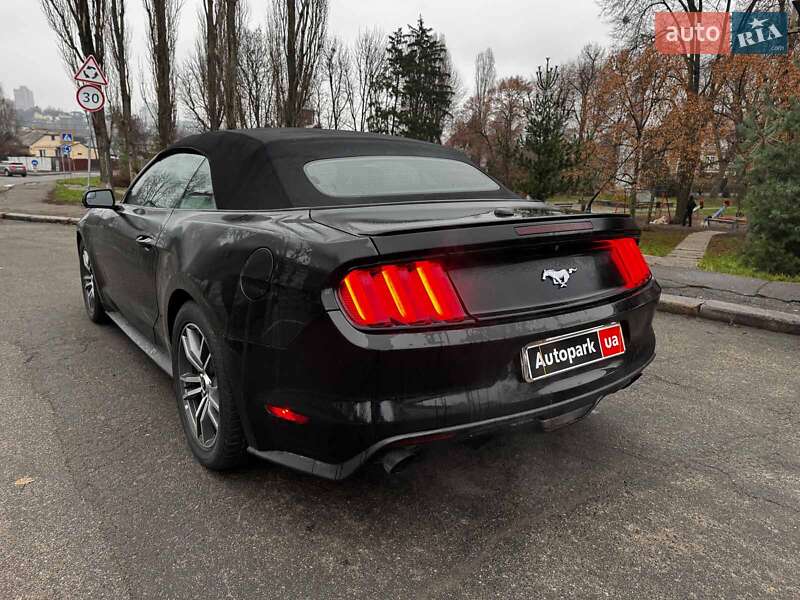 Кабриолет Ford Mustang 2016 в Киеве