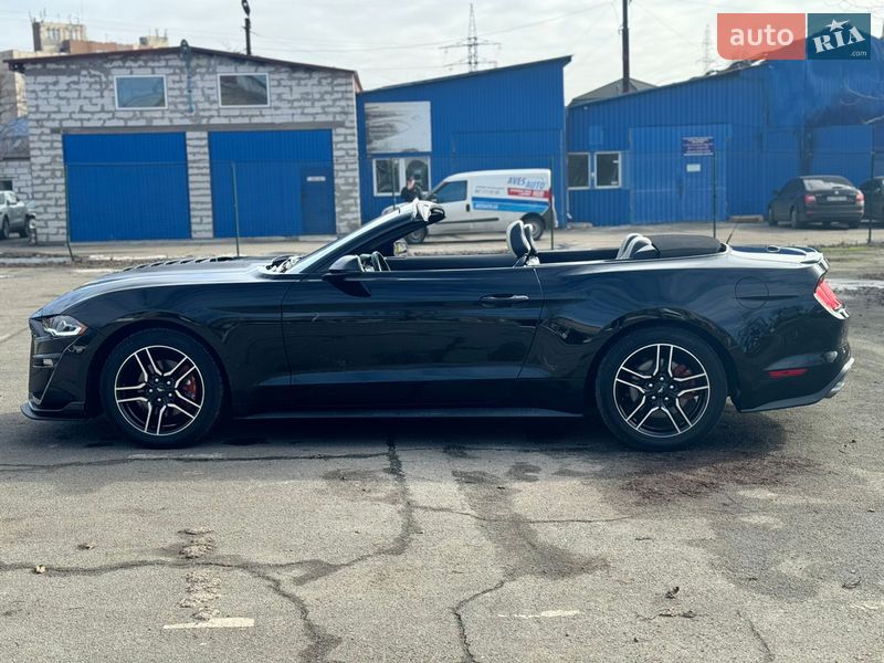 Кабриолет Ford Mustang 2019 в Киеве