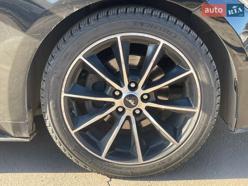 Купе Ford Mustang 2015 в Києві