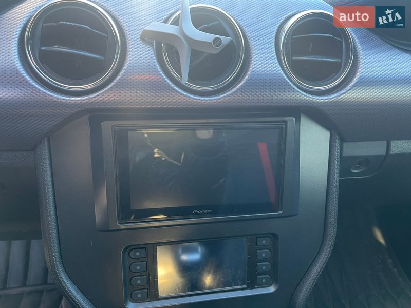 Купе Ford Mustang 2015 в Києві